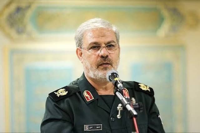 تنگه هرمز را تا زمانی که دشمن همهی شرایط ما را بپذیرد حفظ میکنیم